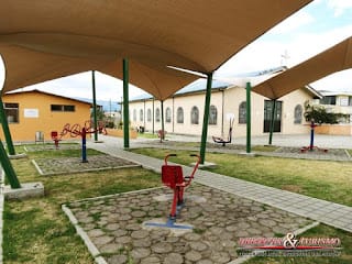 Parque Central de La Armenia: cancha múltiple, juegos infantiles, áreas verdes y máquinas de ejercicio en el centro del Pueblo de La Armenia 2. Ideal para deporte y recreación familiar.#ParqueCentralLaArmenia #LaArmenia2 #ValleDeLosChillos #ParquesQuito #EspaciosRecreativos #DeporteBarrial #VidaActiva #JuegosInfantiles #ParquesUrbanos